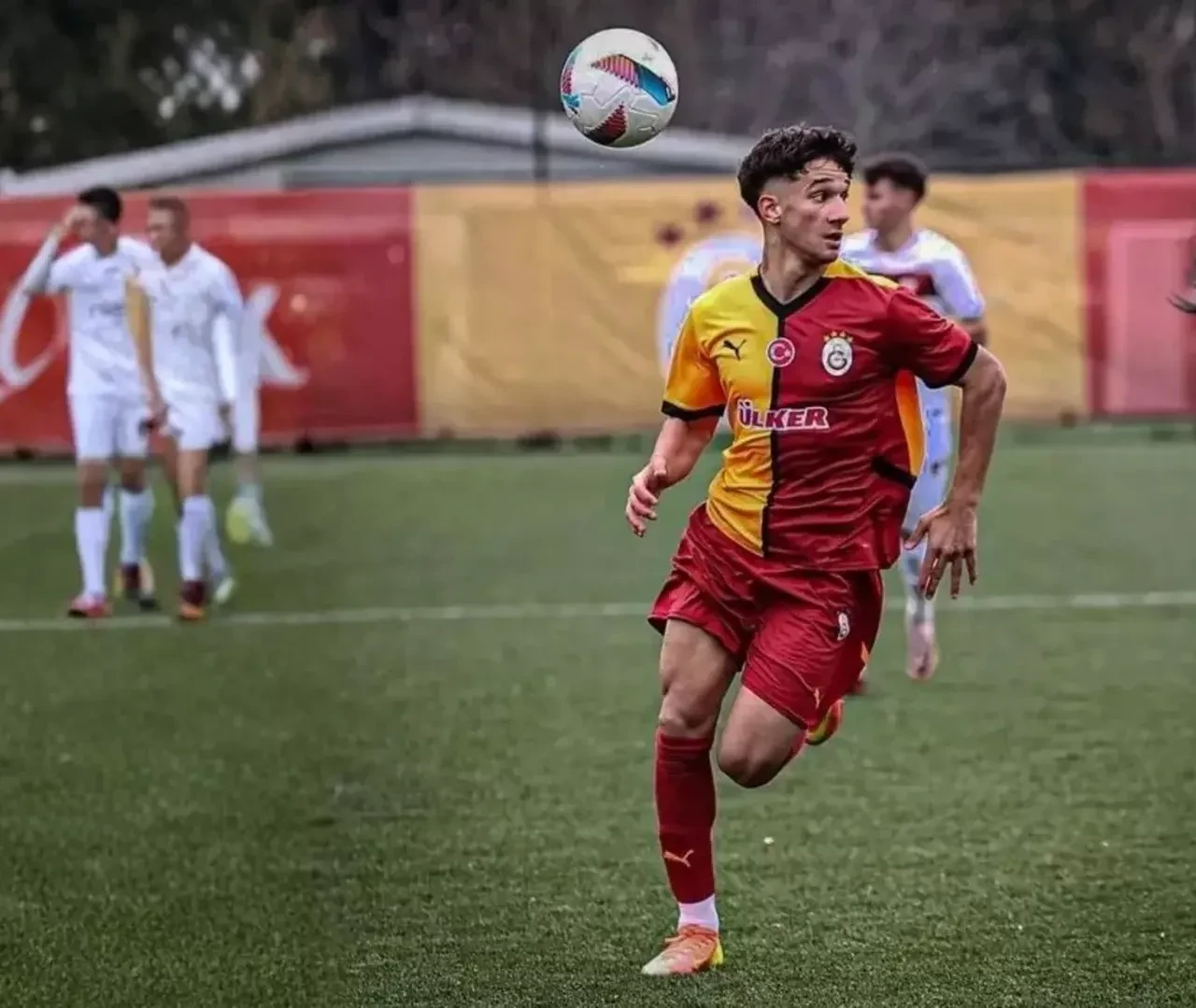 Galatasaray'da sular durulmuyor! Çağrı Balta'nın avukatından zehir zemberek sözler: 'Antrenmanlara çıkmayacak'