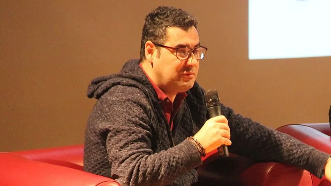 Gazeteci Enver Aysever hakkında 3 yıla kadar hapis istemi! ‘Sağcılık suçtur’ sözleri ‘halkı kin ve düşmanlığa tahrik’ sayıldı!