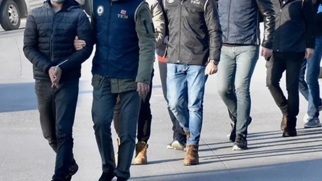 İstanbul merkezli 8 ilde FETÖ operasyonu: 18 gözaltı
