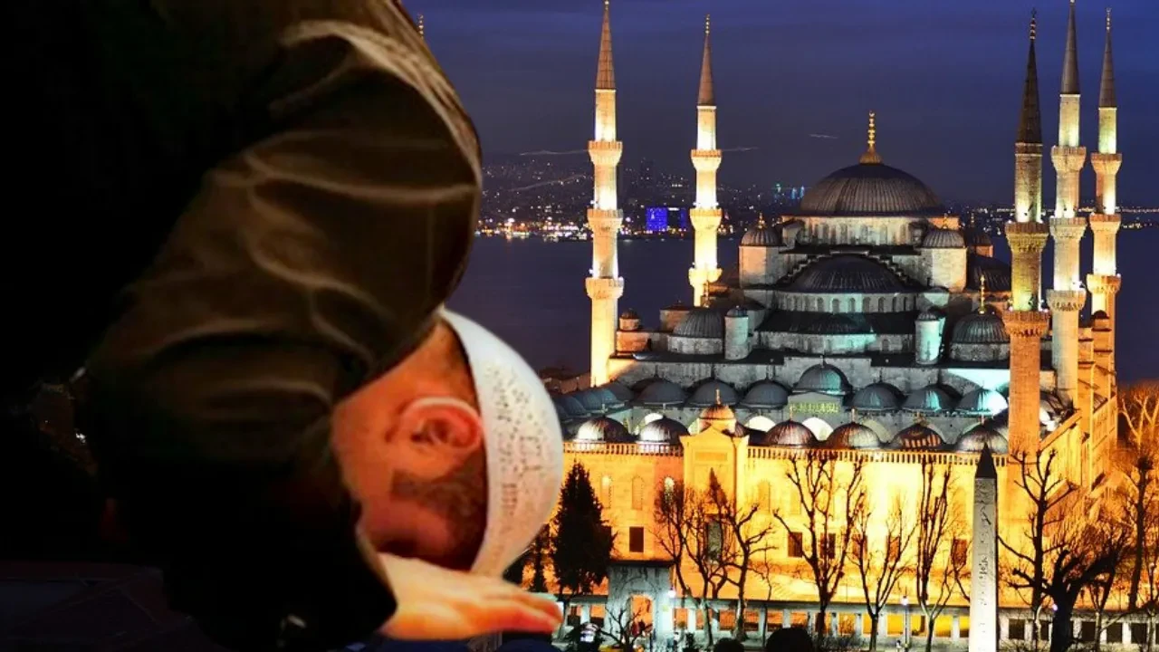 İstanbul’da hatimle teravih namazı kılınacak camilerin ilçe ilçe listesi belli oldu! Hangi ilçe hangi cami hatimli?