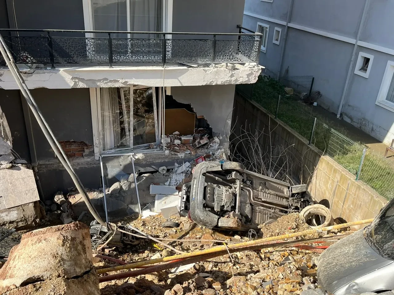 İzmir'de çöken istinat duvarıyla ilgili sıcak gelişme! Binanın müteahhidi gözaltına alındı