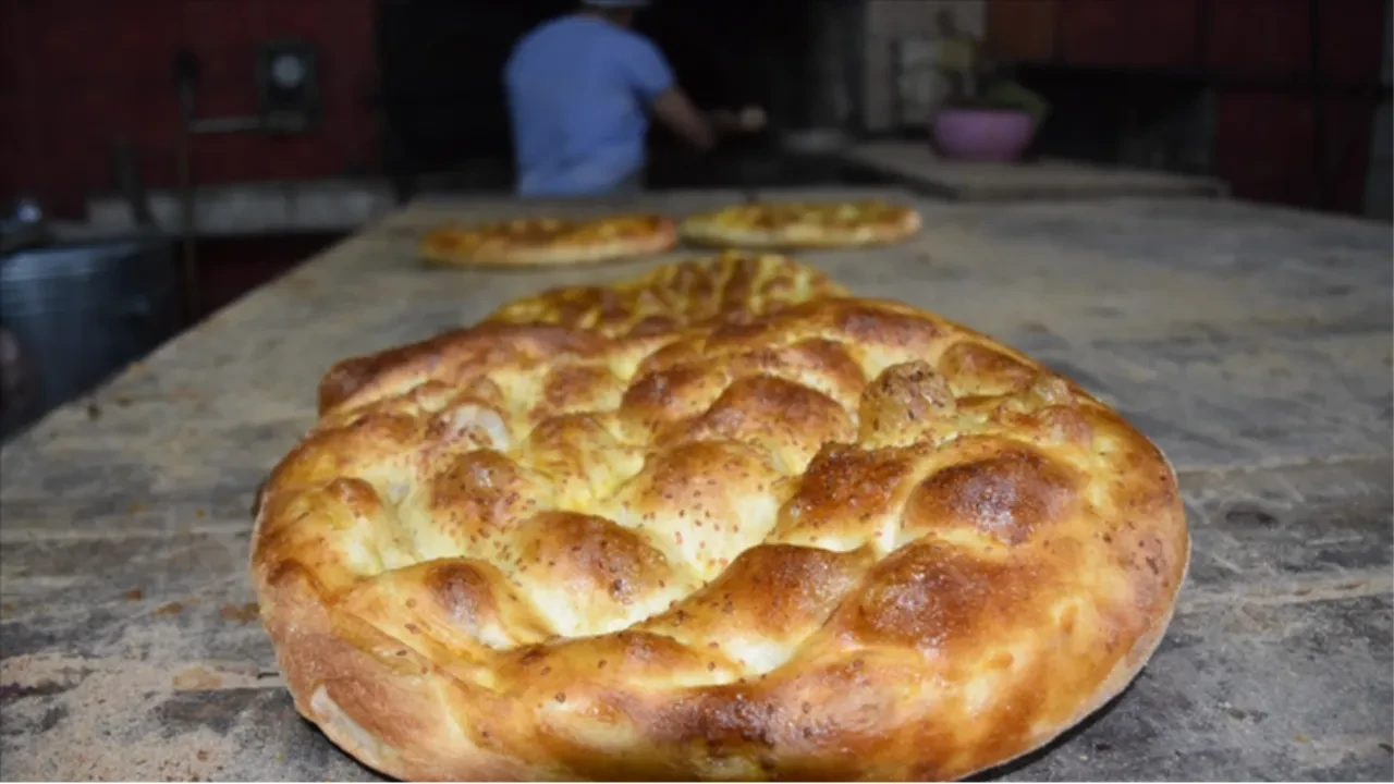 İzmir'de ramazan pidesi fiyatları belli oldu