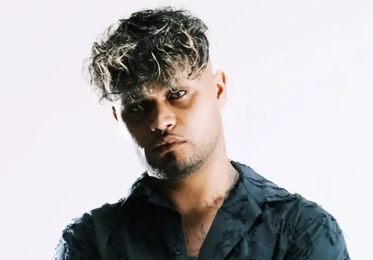 Lvbel C5 şov yapayım derken hayranının telefonunu kırdı! 