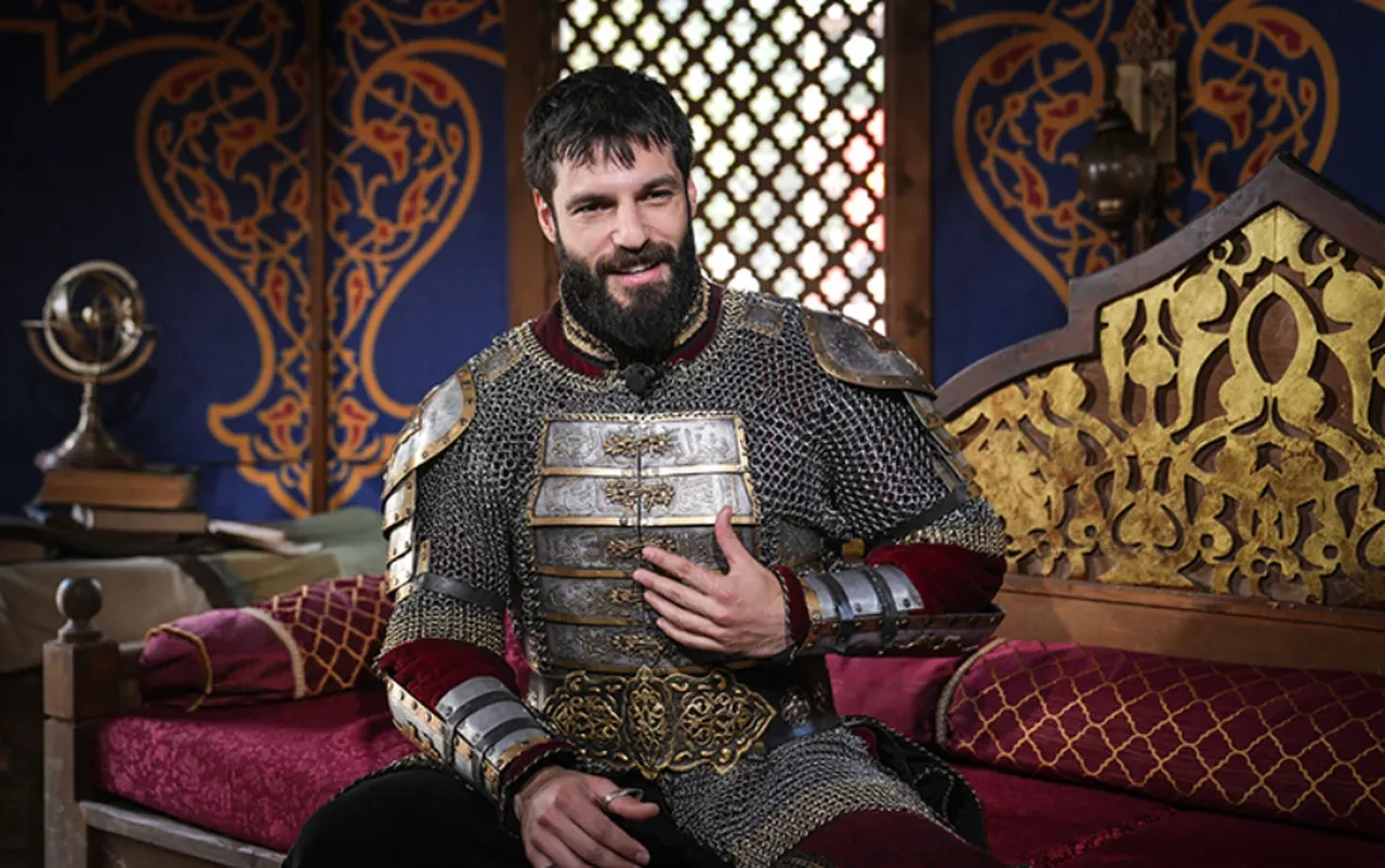 Mehmed: Fetihler Sultanı dizisinin başrol oyuncusu Serkan Çayoğlu'ndan anlamlı Avrupa mesajı!