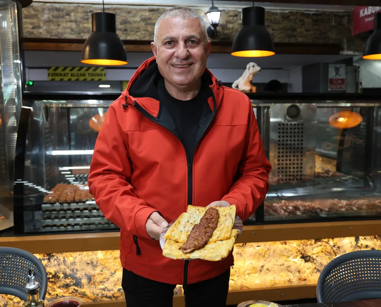 Önce gözü sonra mideyi dolduruyor! Adana'da restoranlar Ramazan için hazır 