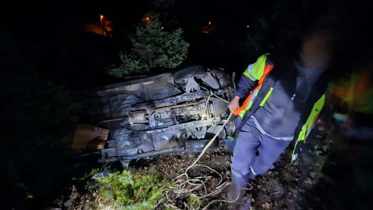 Otomobil uçuruma yuvarlandı! Kastamonu'daki feci kazada ölü ve yaralılar var