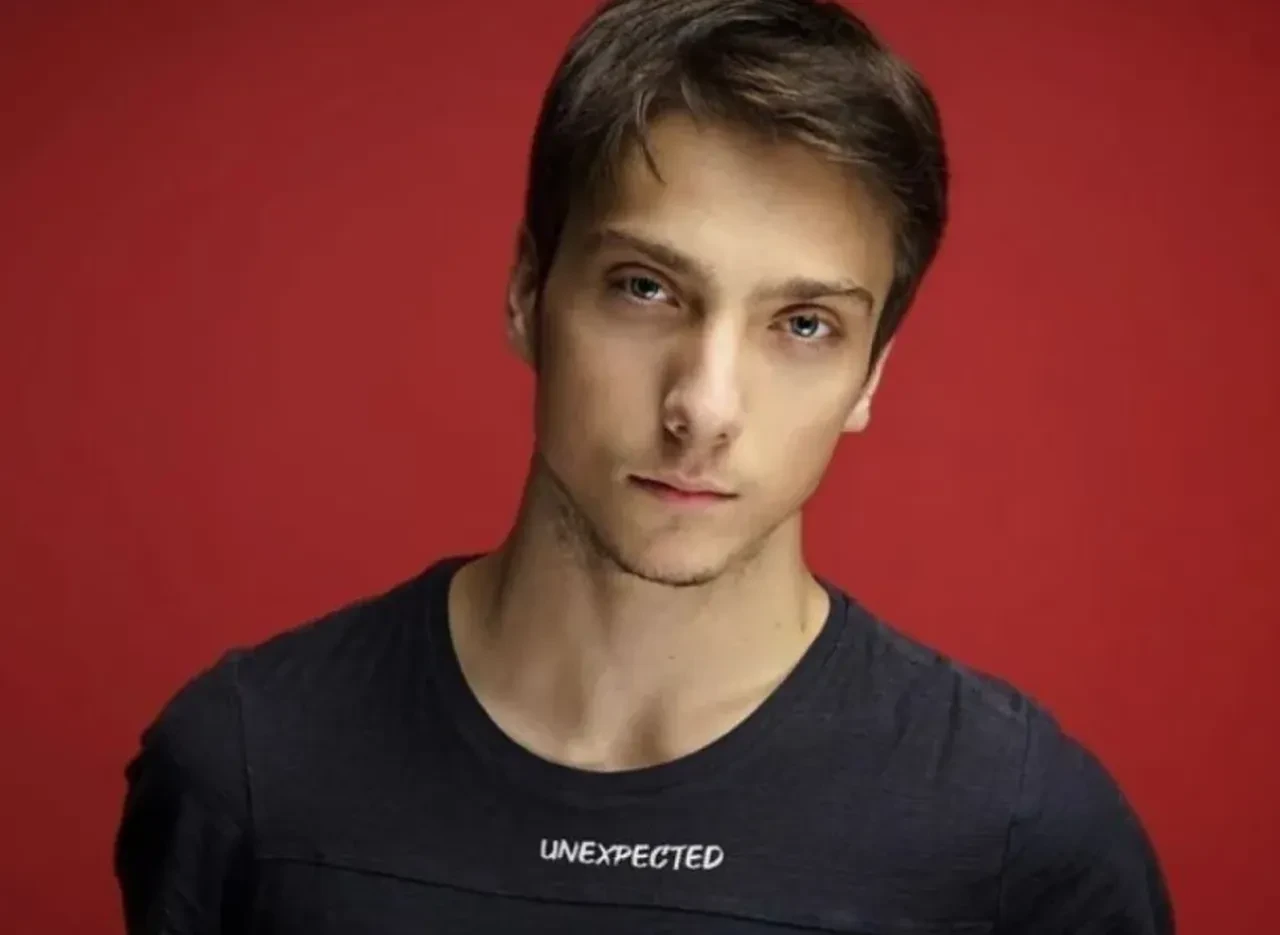 Özgür Ozan ve Alperen Khamis yıllar sonra yeniden buluştu! Çocuklar Duymasın'ın baba ve oğlundan sürpriz kare