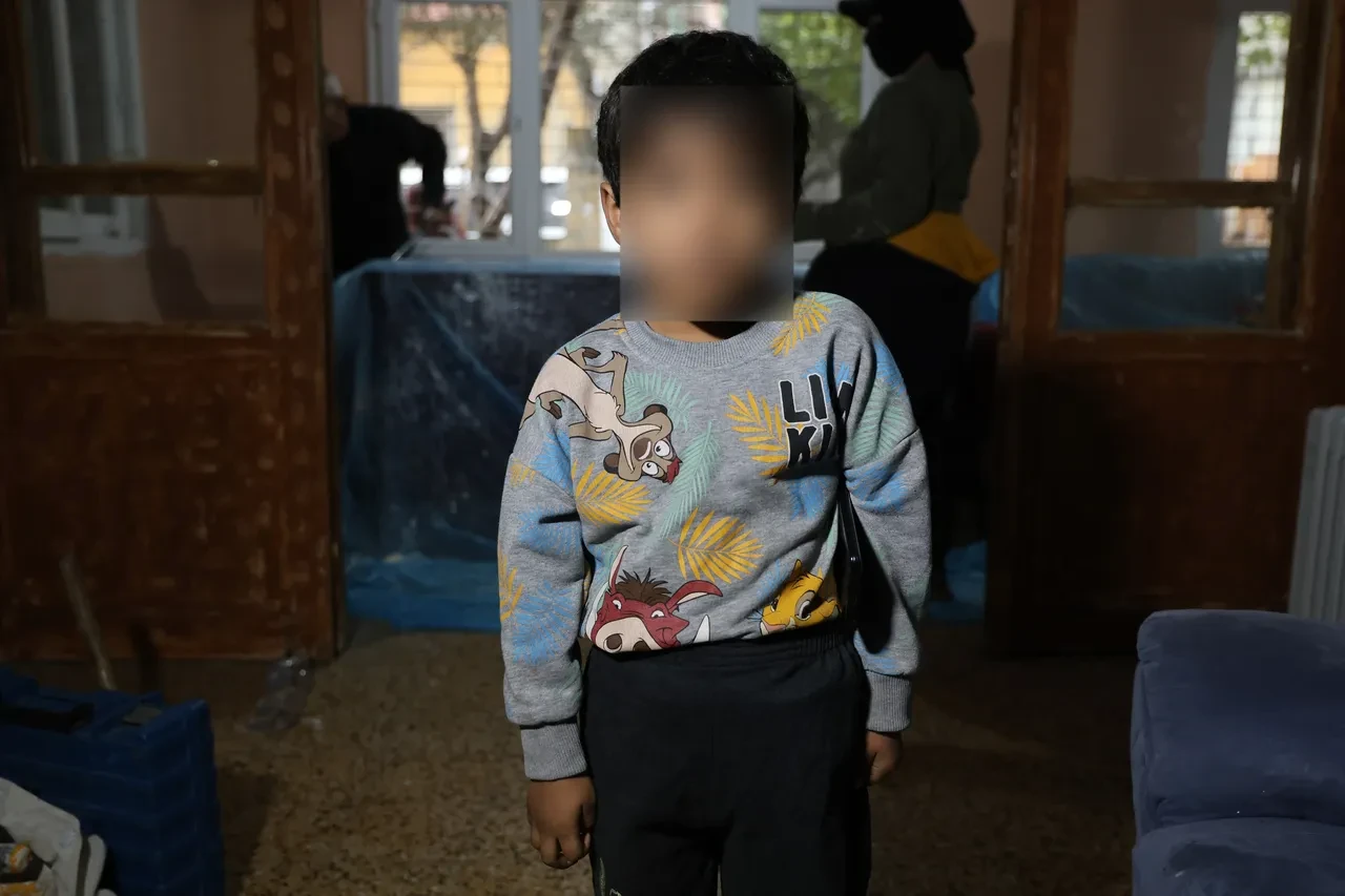 Sözleri Türkiye'yi ağlatmıştı! Otogarda söyledikleriyle yürekleri dağlayan çocuk ve ailesi, yeni evlerine kavuştu