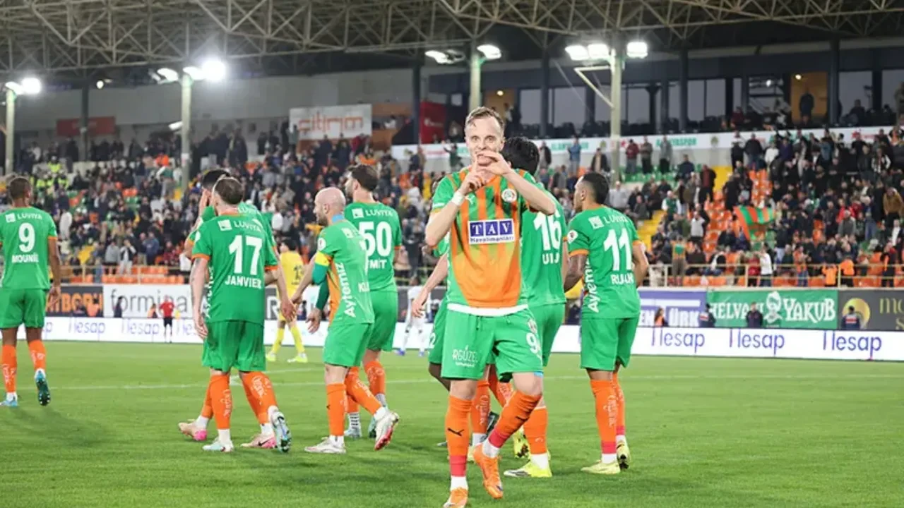 Süper Lig'de kartlar yeniden dağıtıldı! Yapay zeka, şampiyonluk oranlarını açıkladı