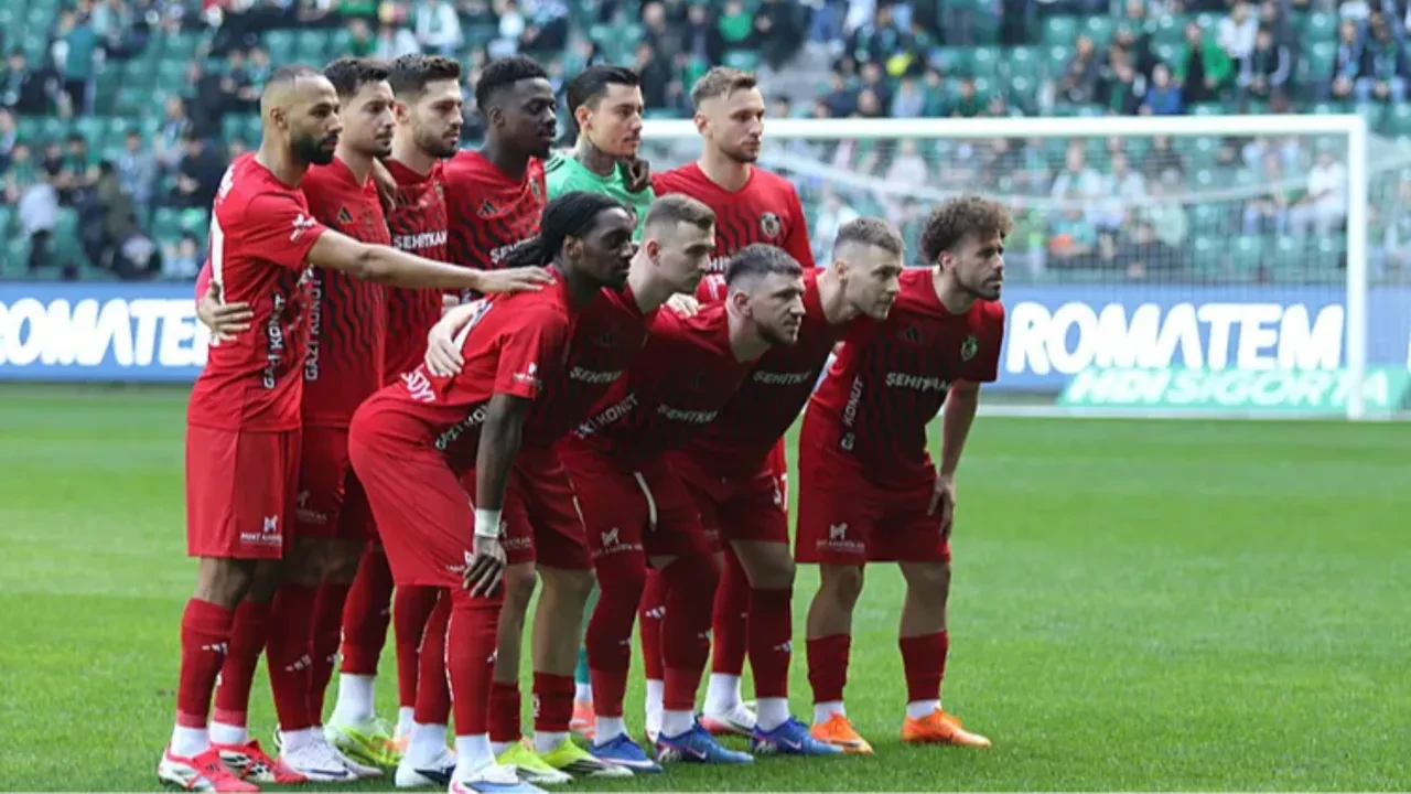 Süper Lig'de kartlar yeniden dağıtıldı! Yapay zeka, şampiyonluk oranlarını açıkladı