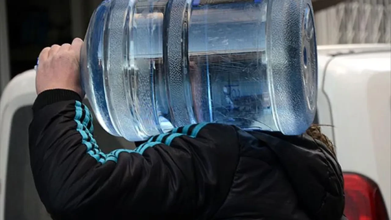 Suya zam yağmuru! Üç büyükşehirde damacana fiyatları 'uçtu'