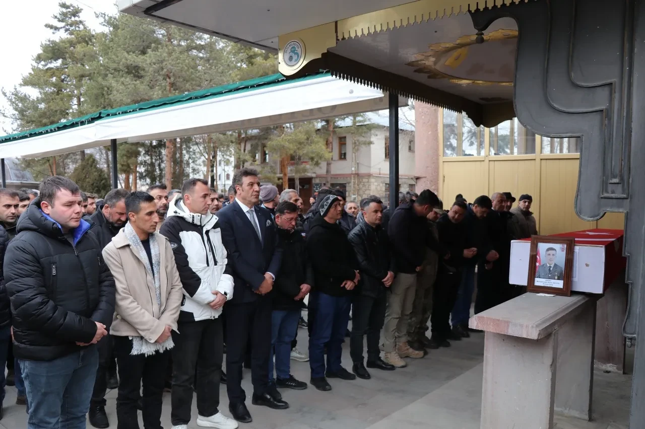 Uzman Çavuş Muhammet Emin Akyol, son yolculuğuna uğurlandı