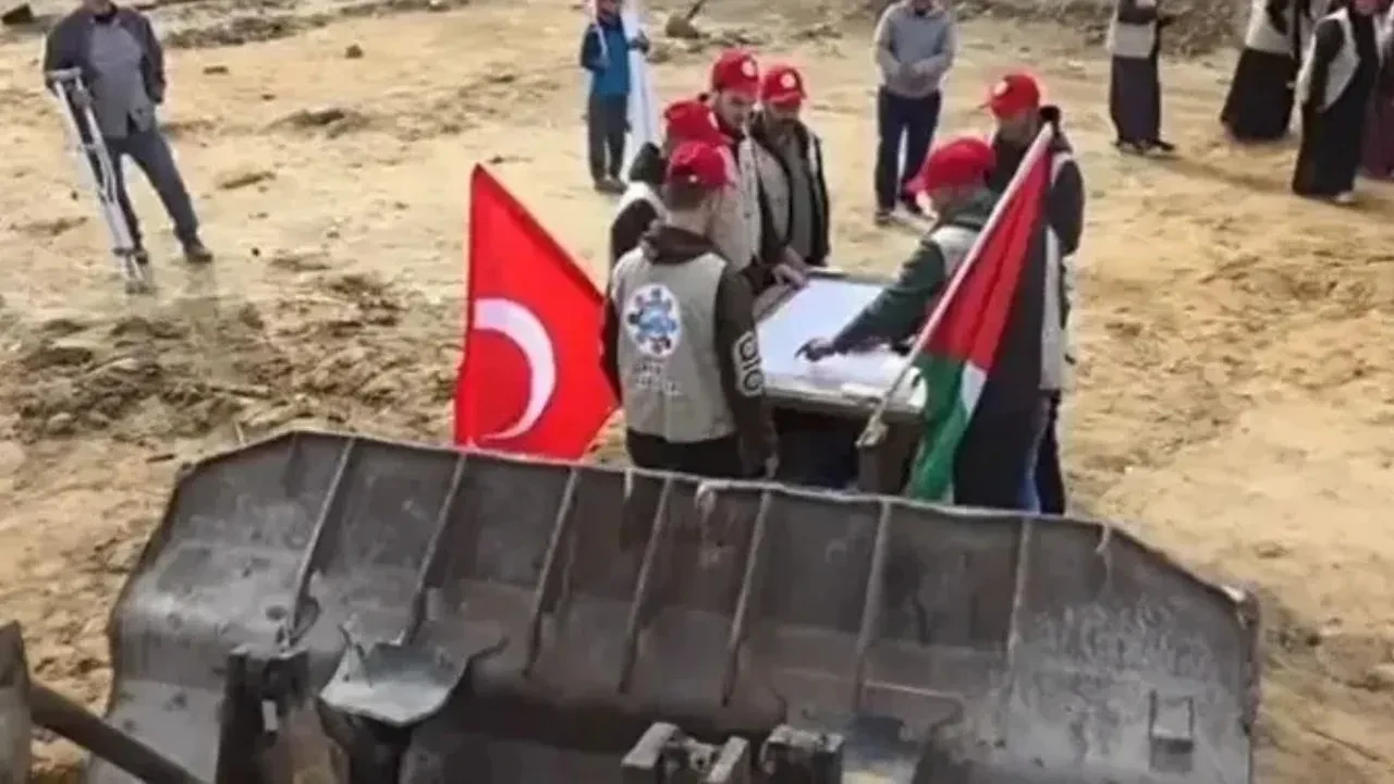 Yıldız Tilbe’den Gazze’ye anlamlı yardım! 12 bin kişiye iftar verecek