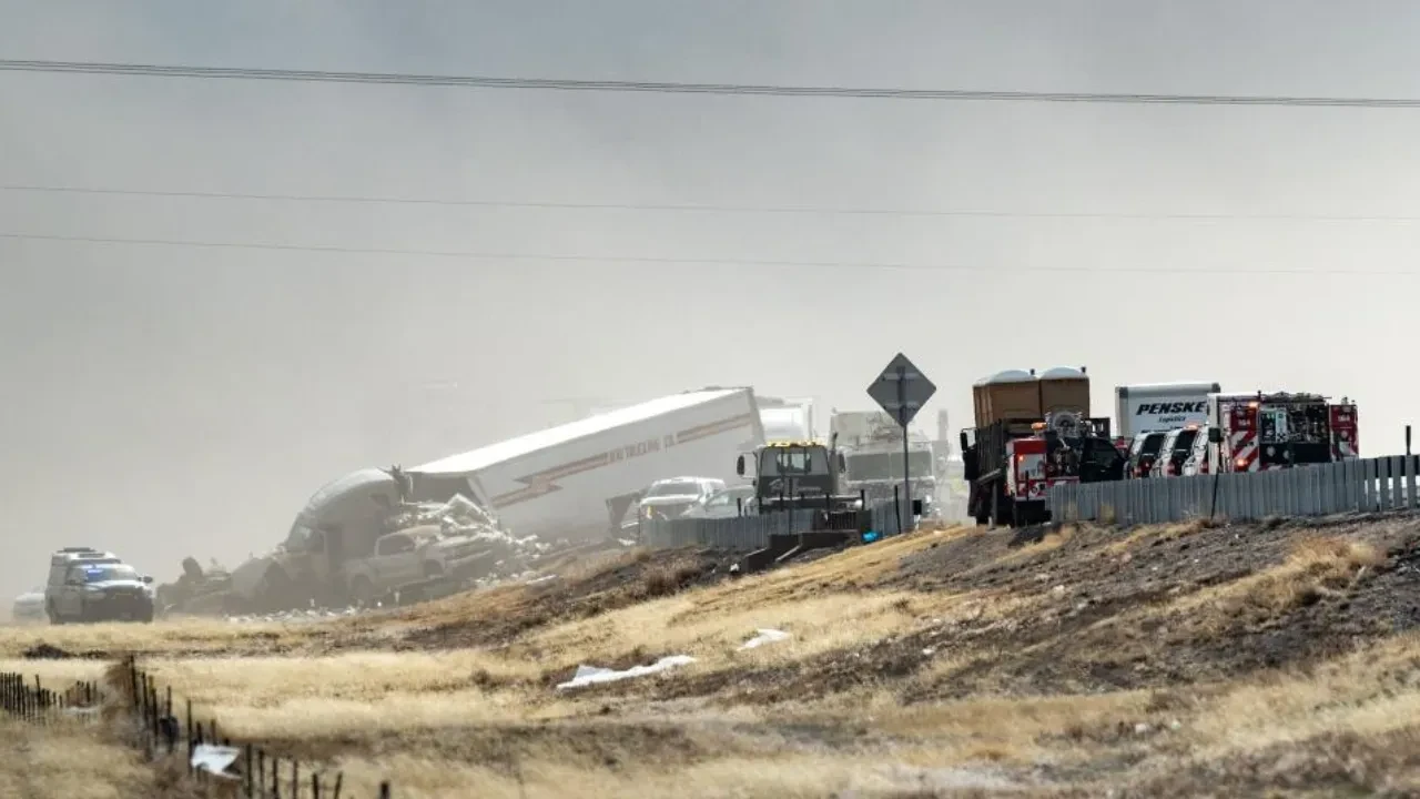 ABD'de kum fırtınası faciası! Zincirleme kazaya yol açtı: Ölü ve yaralılar var
