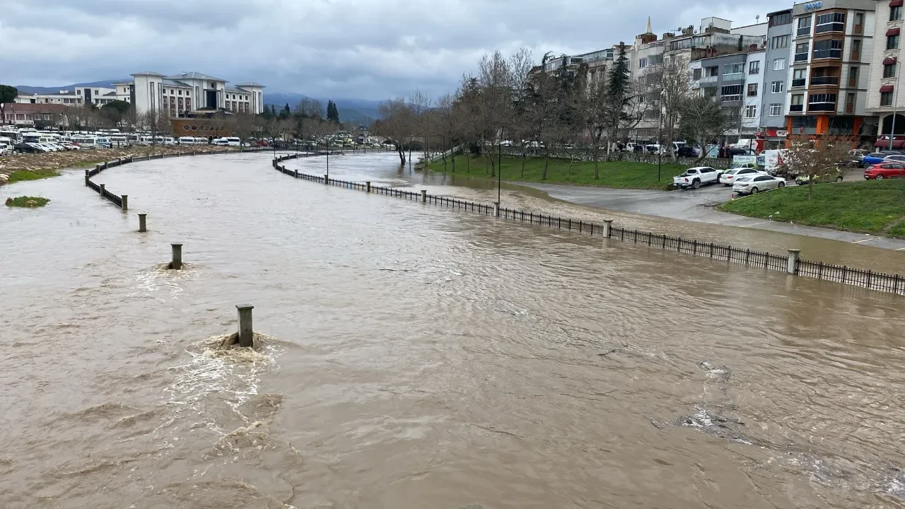 Çanakkale'de Kocabaş Çayı taştı