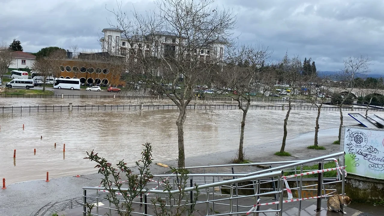 Çanakkale'de Kocabaş Çayı taştı