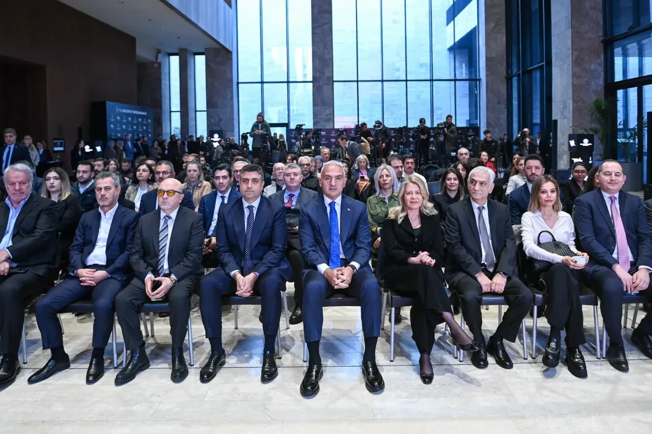 Dizi sektörüne dev destek! Yurt dışında yayınlanan dizilere 100 bin dolar!