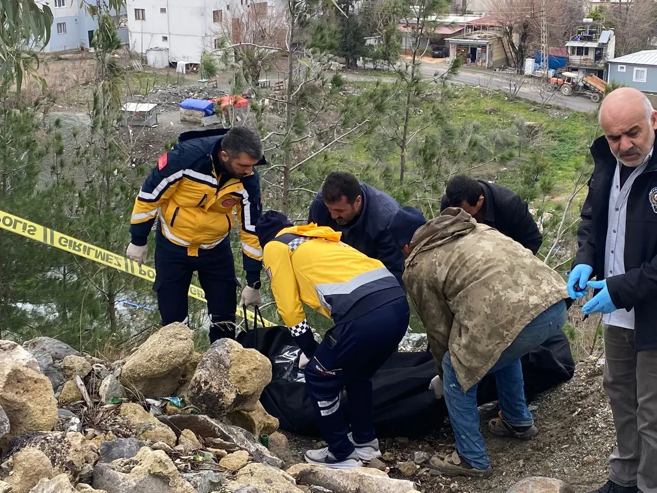Eski eş dehşeti! Boşandığı karısını av tüfeğiyle öldürdü, aynı silahla intihar etti