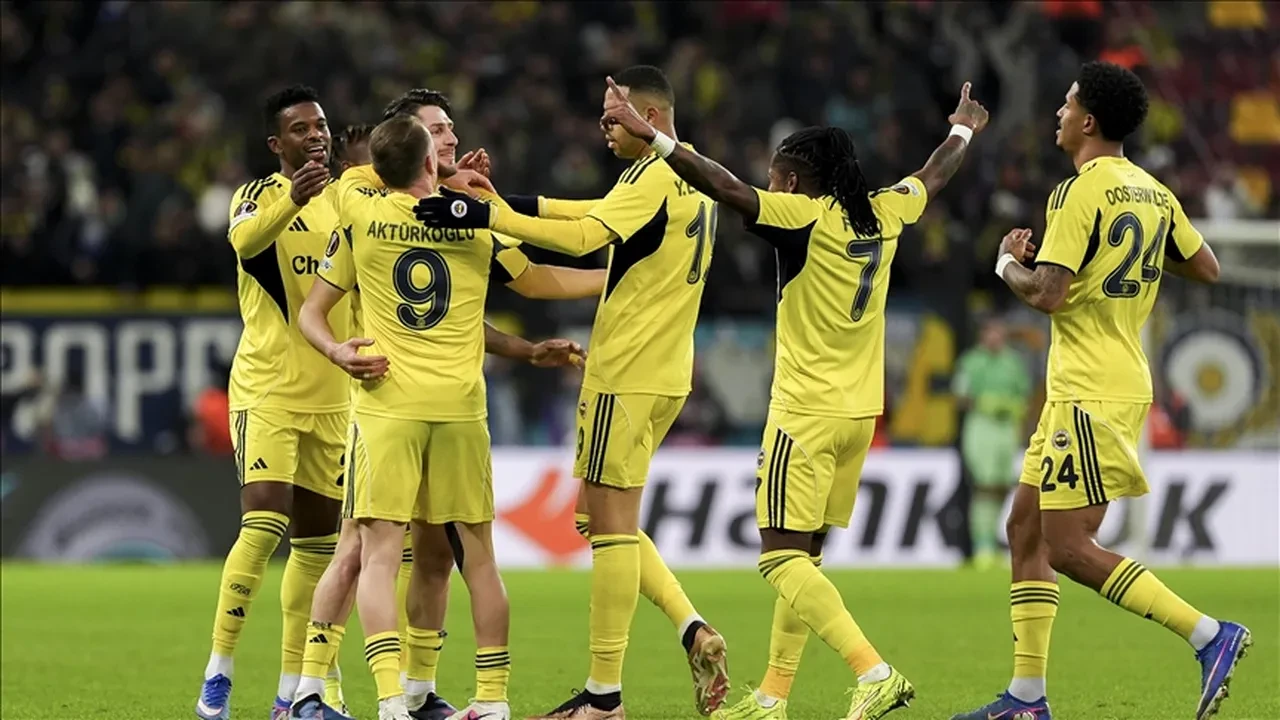 Fenerbahçe'de yüzyılın transfer operasyonu! İspanyollar duyurdu: Dünya yıldızı golcü geliyor!