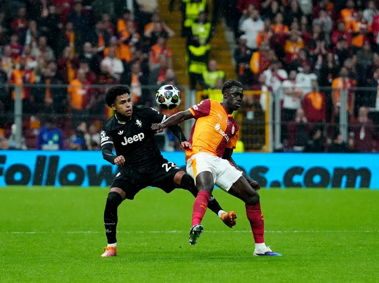Galatasaray, Şampiyonlar Ligi'nde ilki başardı! 5-2'lik Juventus zaferi tarihe geçti