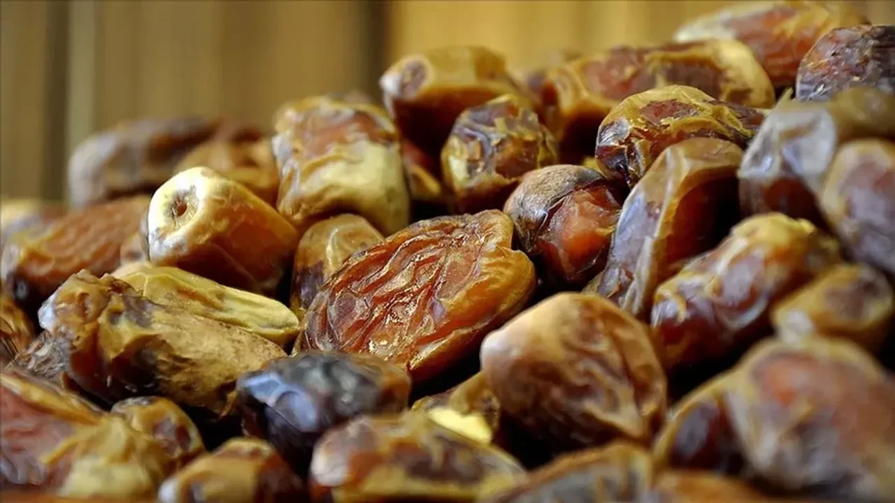 Hurma sahurda mı yenir, iftarda mı? 2026 Ramazan ayında hangi hurma en sağlıklısı?