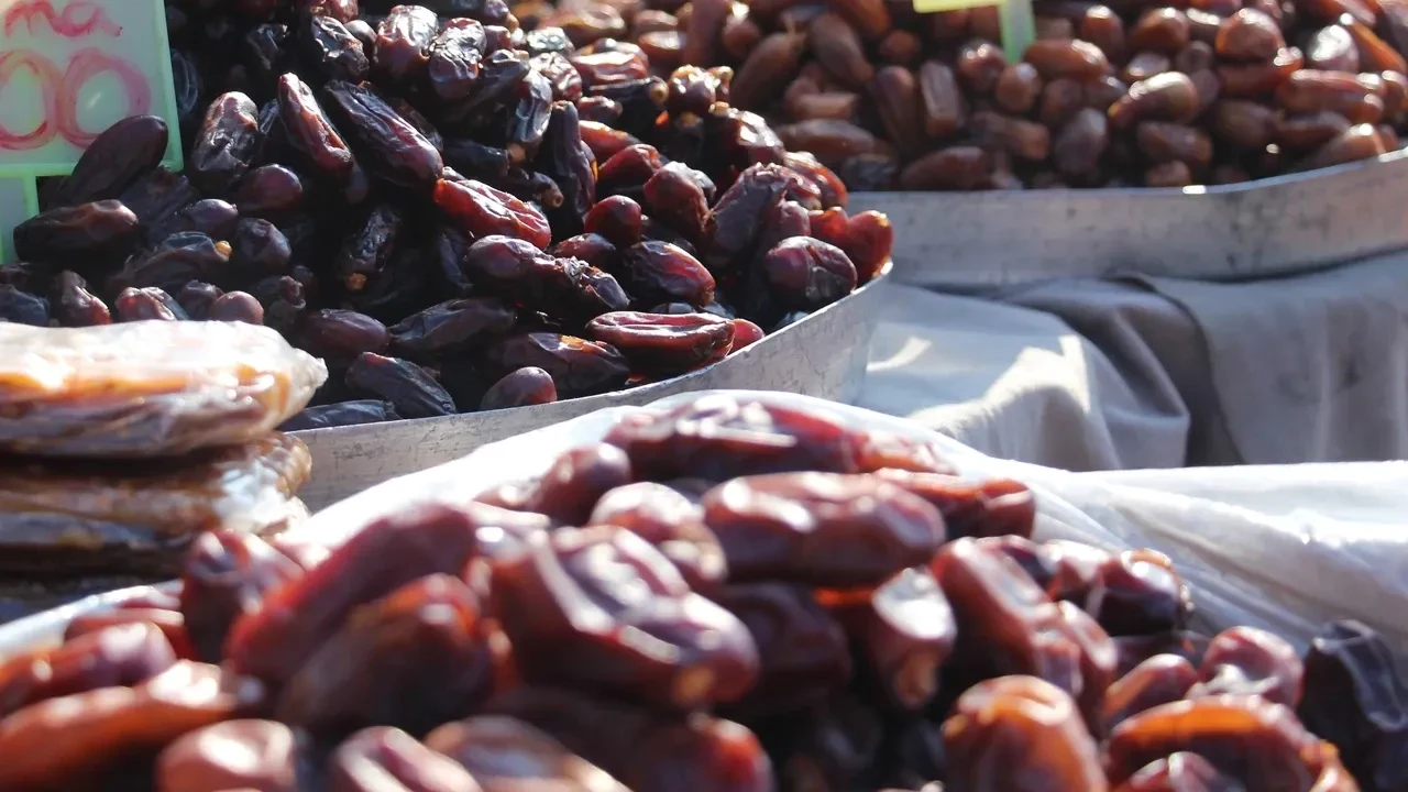 Hurma sahurda mı yenir, iftarda mı? 2026 Ramazan ayında hangi hurma en sağlıklısı?