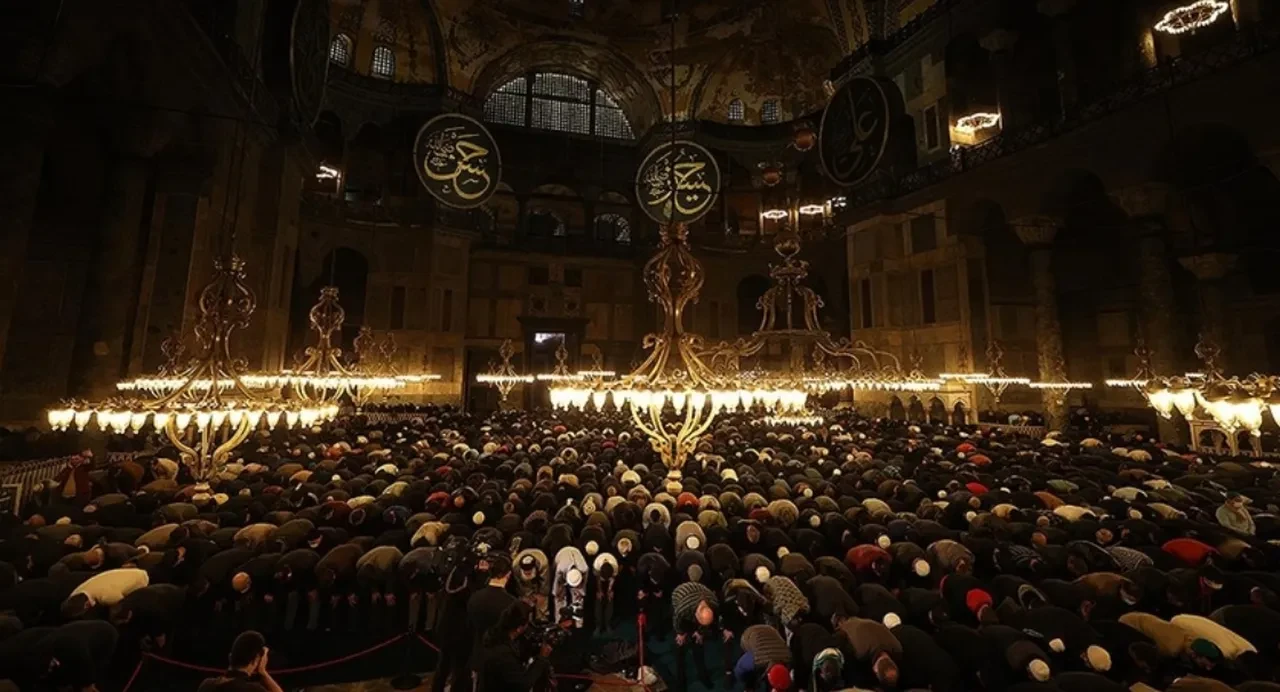 İlk teravih ne zaman, bugün mü? Hilal göründü gerekçesiyle bazı ülkelerde ramazan başladı