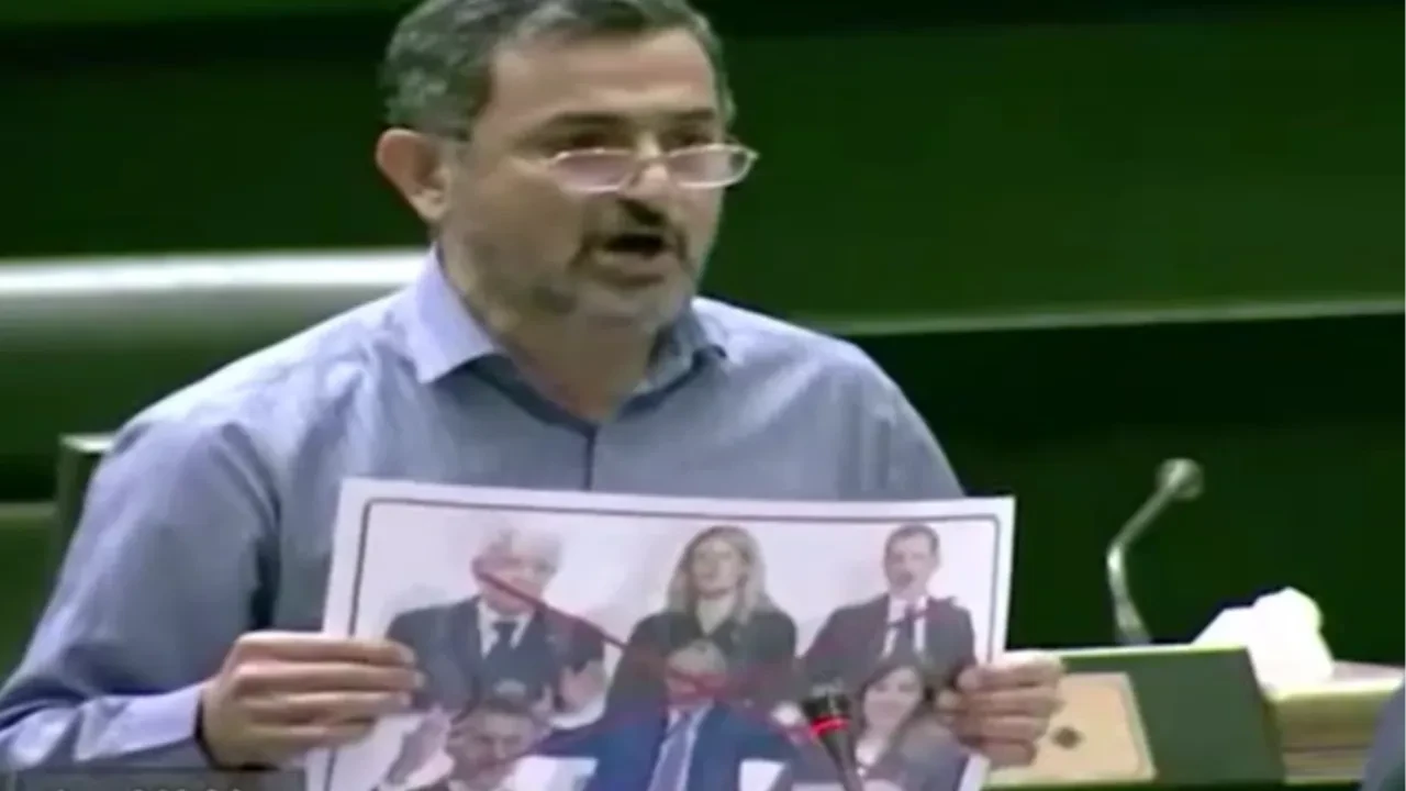 İran Parlamentosu'nda kriz: Avrupalı liderlerin fotoğrafını yırttı