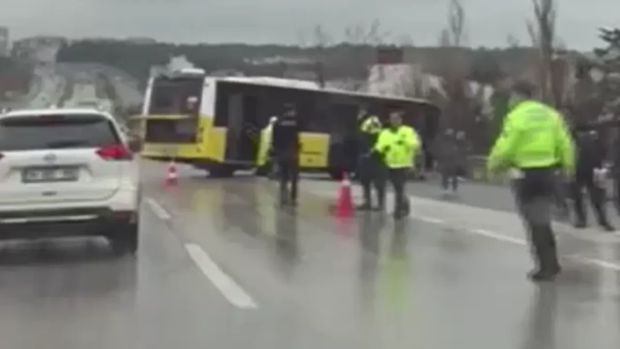 İstanbul Büyükçekmece'de İETT kazası! Ekipler bölgeye sevk edildi