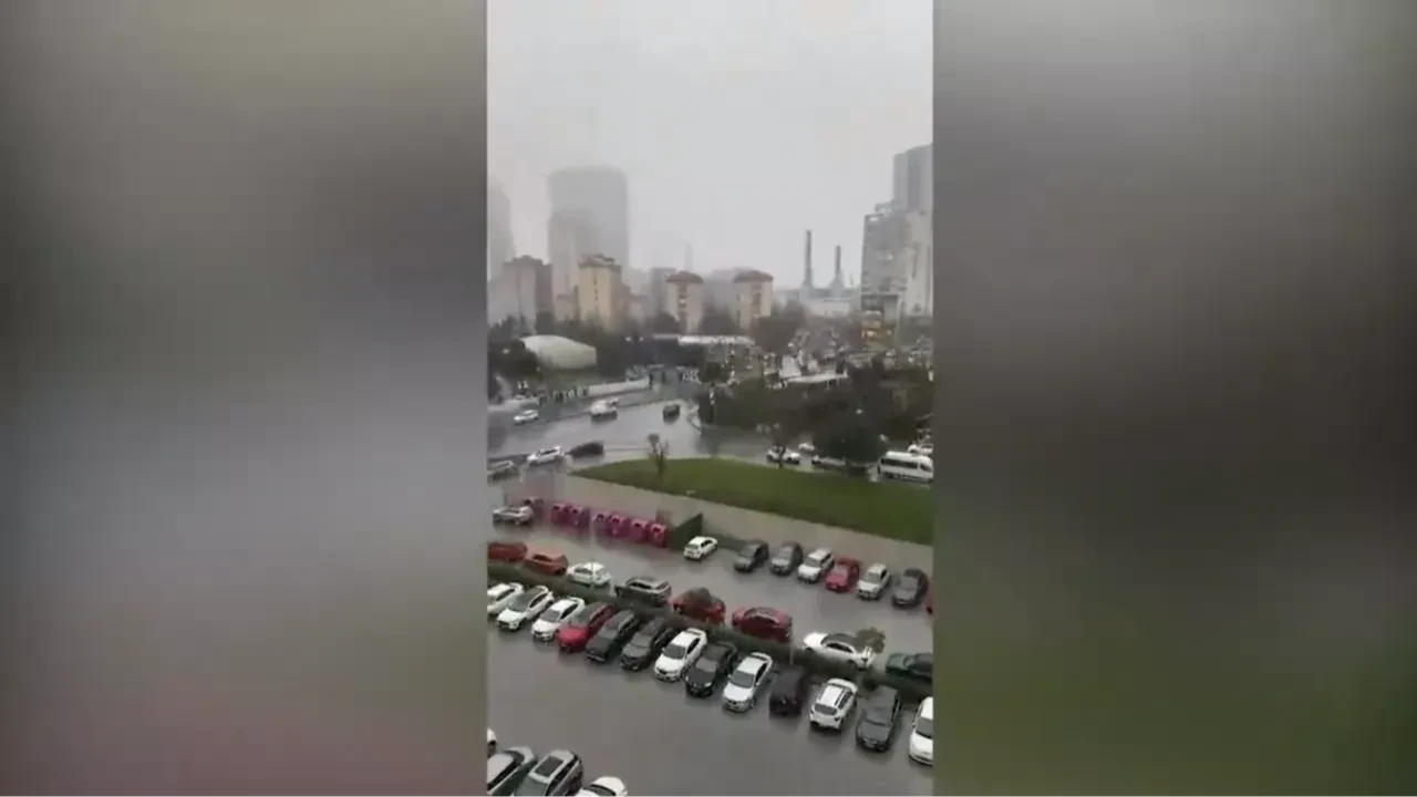 İstanbul'da kar yağışı başladı! İşte ilk görüntüler...