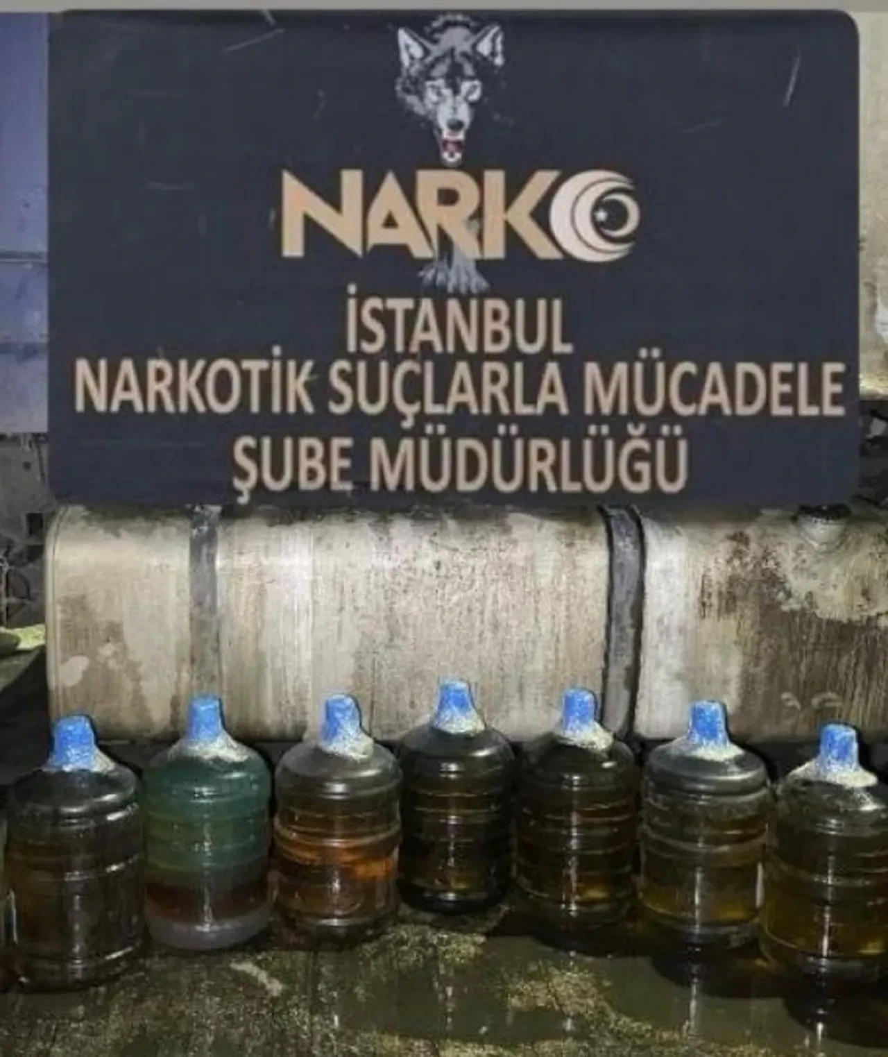 İstanbul'da zehir tacirlerine darbe! 200 kiloya yakın metamfetamin ele geçirildi