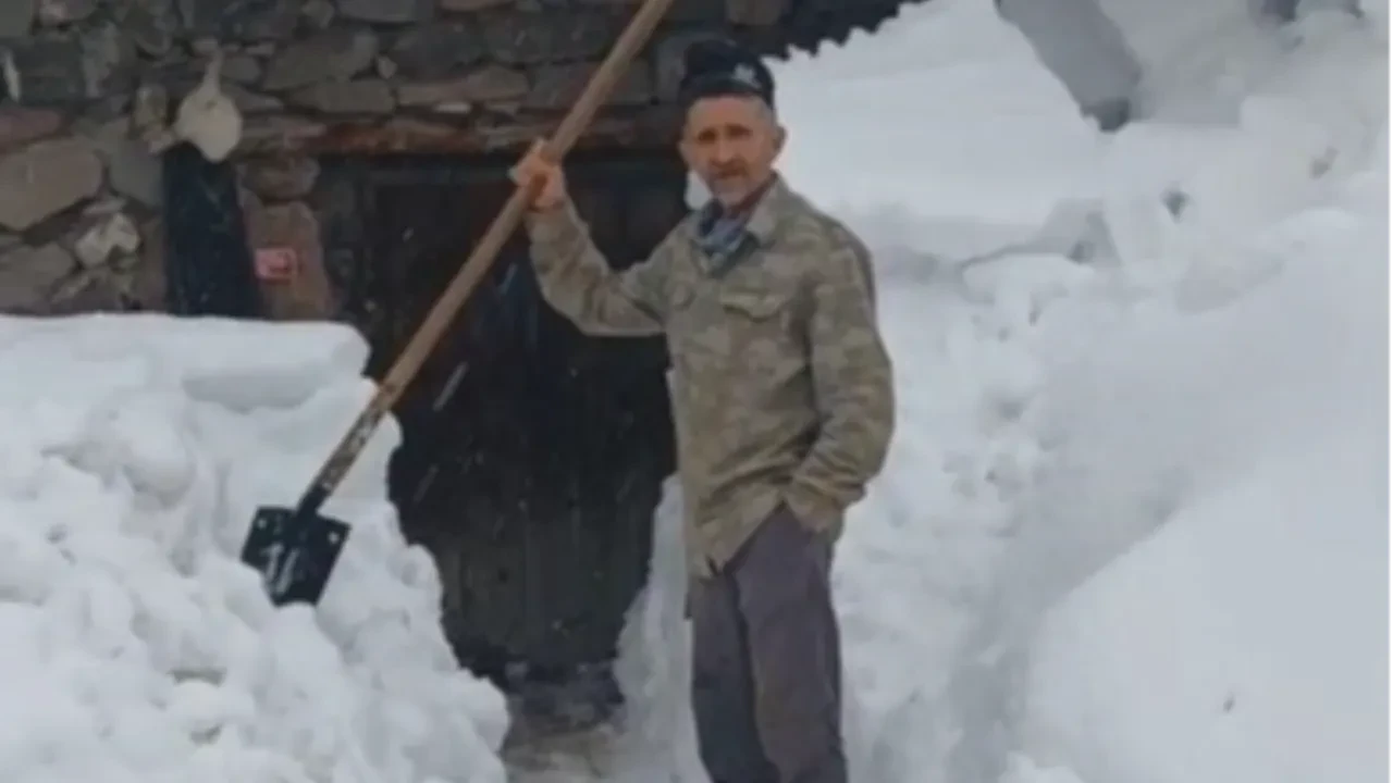 Kar kütlesinden son anda kurtuldu! O anlar kameralara yansıdı