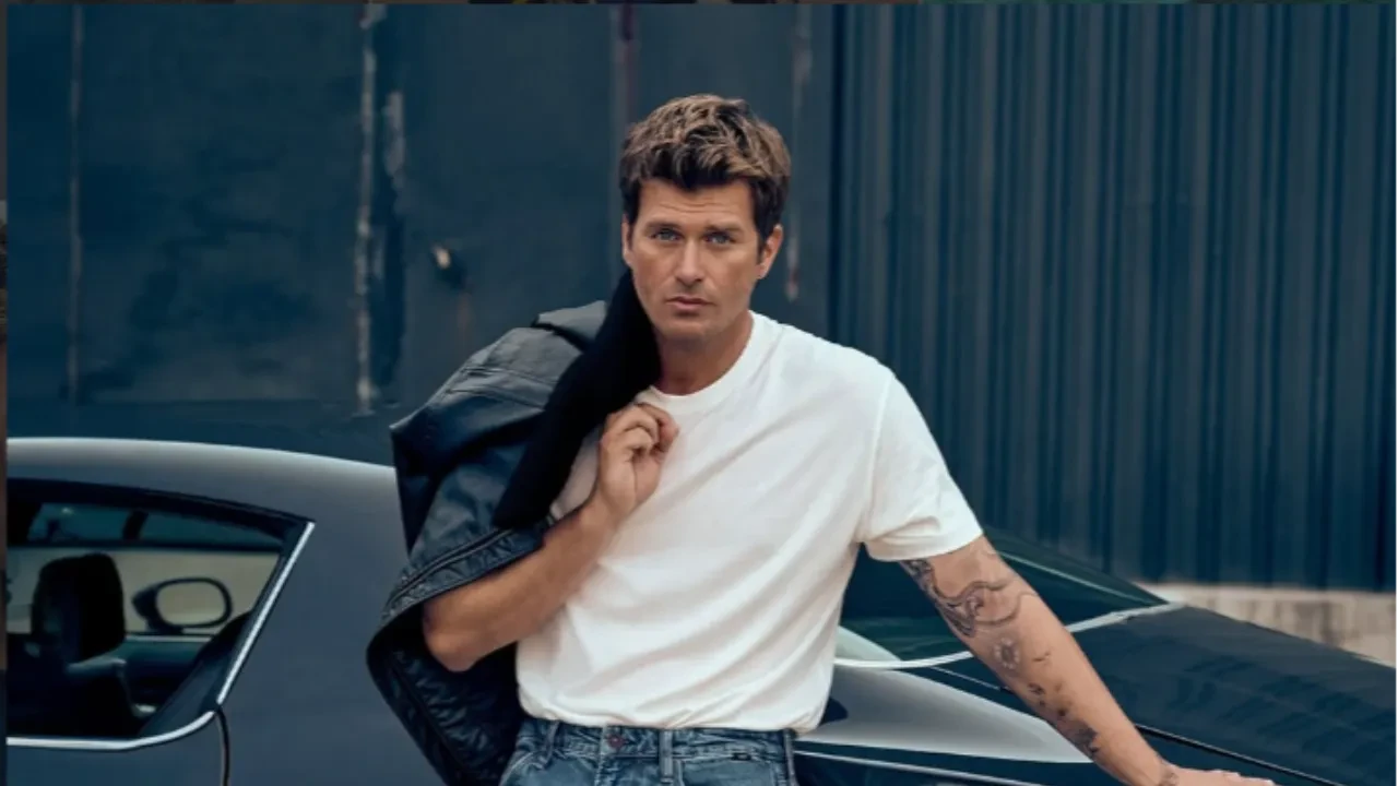 Kıvanç Tatlıtuğ, Galatasaray maçını taraftarlarla birlikte izledi 