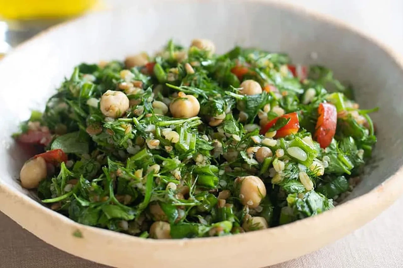 Ramazanda zayıflamak isteyenler için! 2026 iftara özel karabuğday salatası tarifi