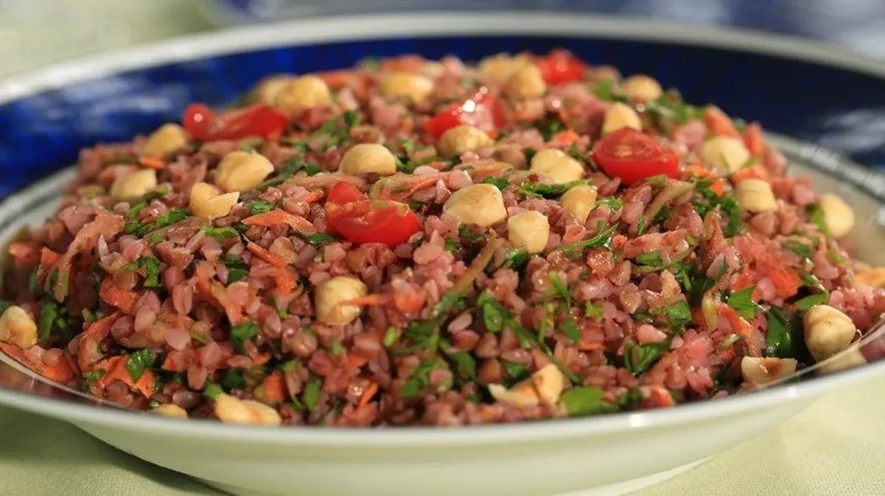 Ramazanda zayıflamak isteyenler için! 2026 iftara özel karabuğday salatası tarifi