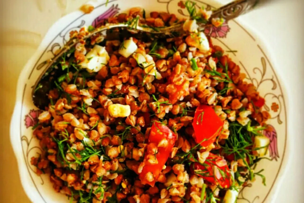 Ramazanda zayıflamak isteyenler için! 2026 iftara özel karabuğday salatası tarifi