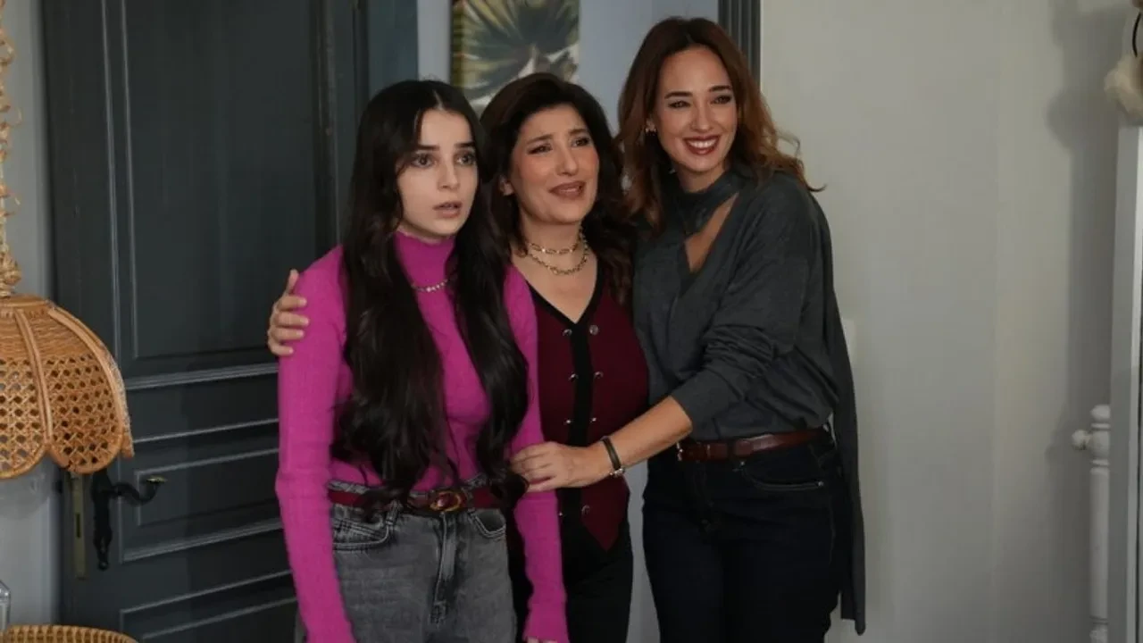 Rüya Gibi dizisinin yıldız ismi Şebnem Bozoklu, final kararını sosyal medya hesabından duyurdu! Proje için sona gelindi