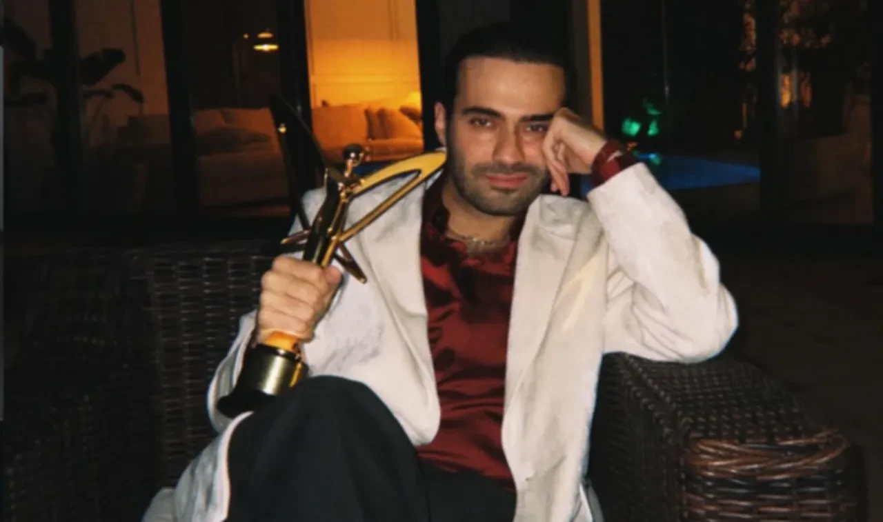 Şarkıcı Mert Demir'den anlamlı hareket! Konser gelirlerini eğitime bağışları 