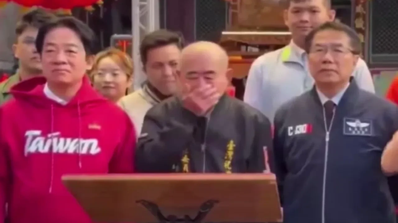 Tayvan’da Ay Yeni Yılı kutlamalarına gölge düştü! Tapınak başkanı Tayland Devlet Başkanı Lai Ching-te'nin üzerine kustu