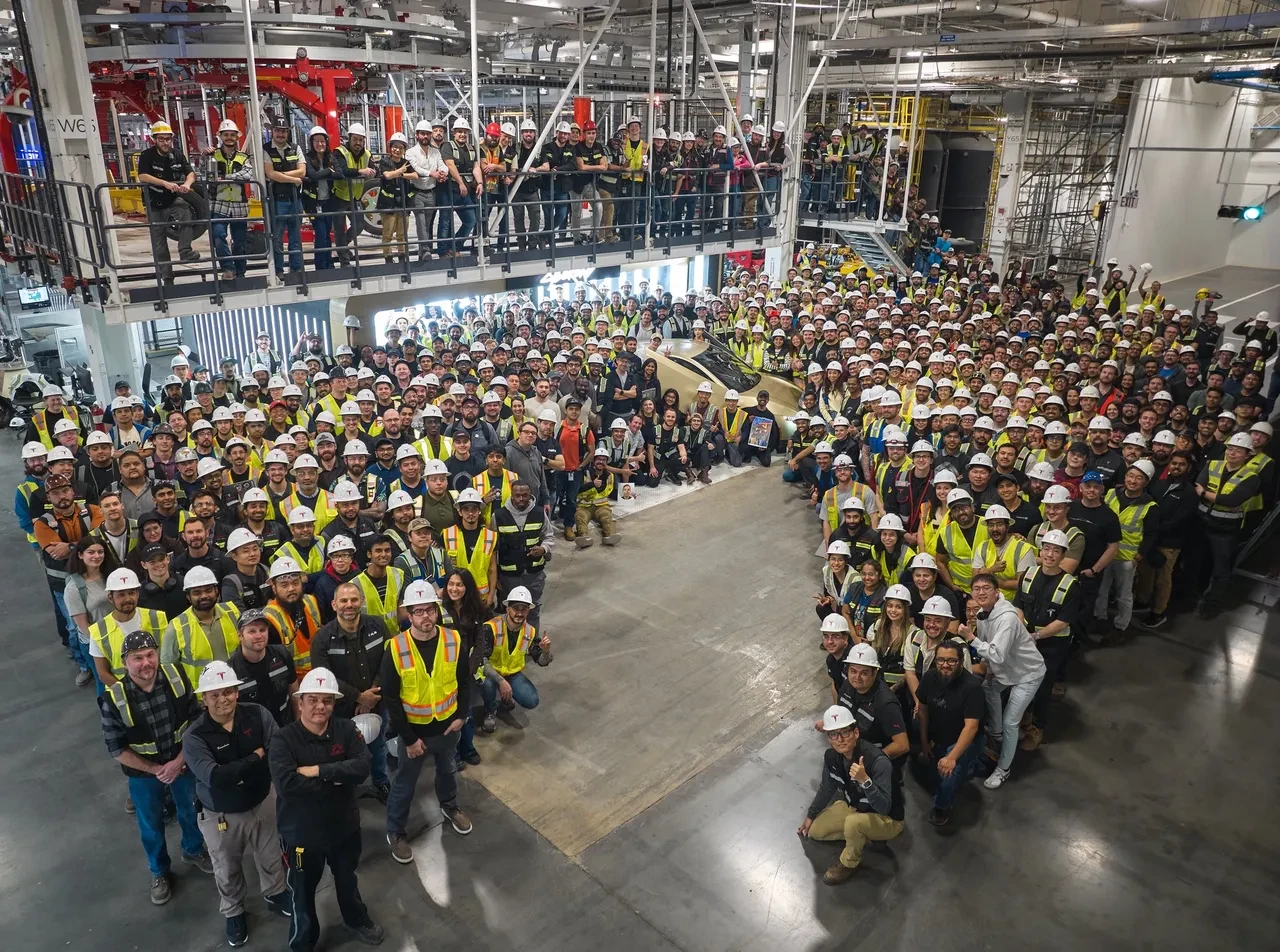 Tesla vergisiz 1 milyon 300 bin TL fiyatlı otomobil satacak: Ne direksiyonu var ne pedalı