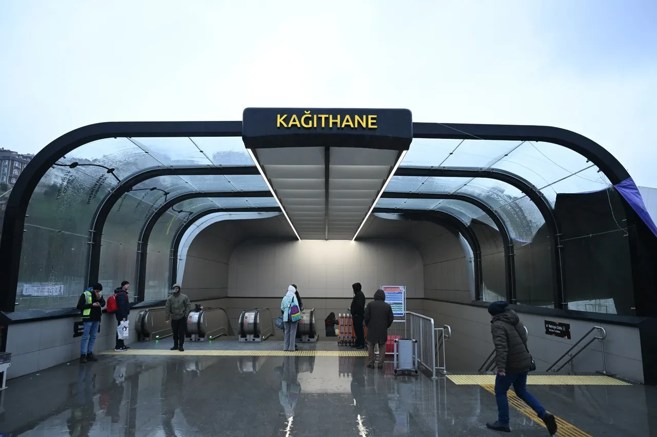 Türkiye'nin en hızlı metrosu İstanbul trafiğine nefes aldırıyor