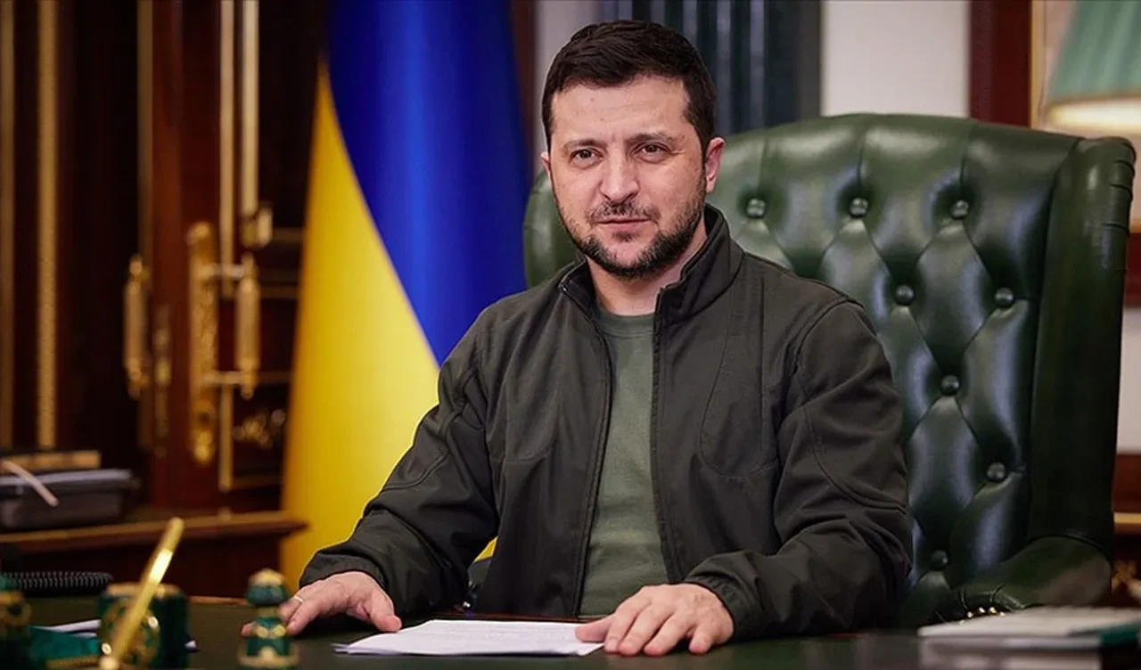 Zelenskiy, Trump'a hem sitem etti hem teşekkür: Rusya bizim kadar baskı görmüyor!