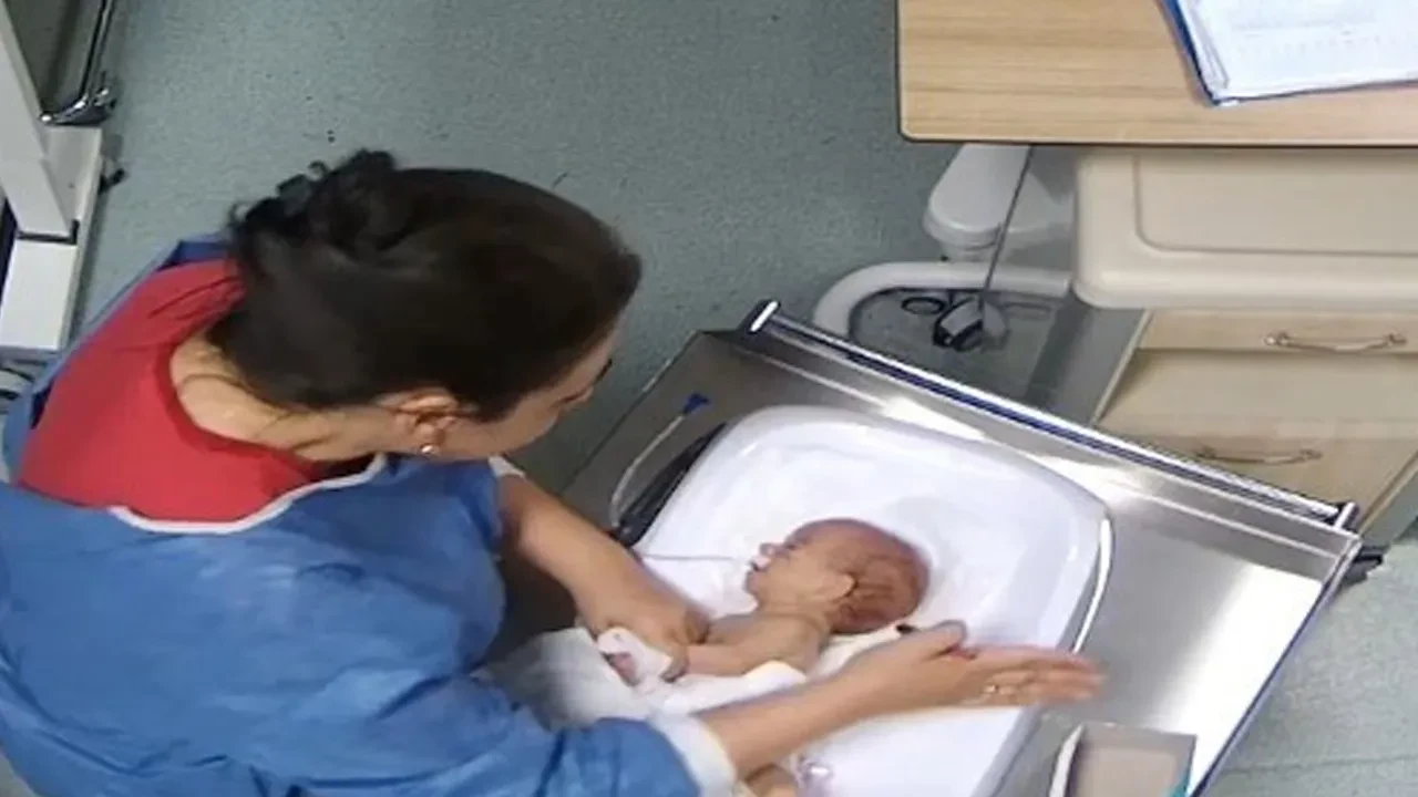 Bebeğe şiddet uygulayıp, sakat bırakan hemşireden şoke eden savunma! "Ben de bir anneyim"