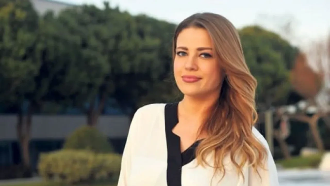 Esra Sönmezer kimdir, kaç yaşında? Esra Sönmezer nereli?