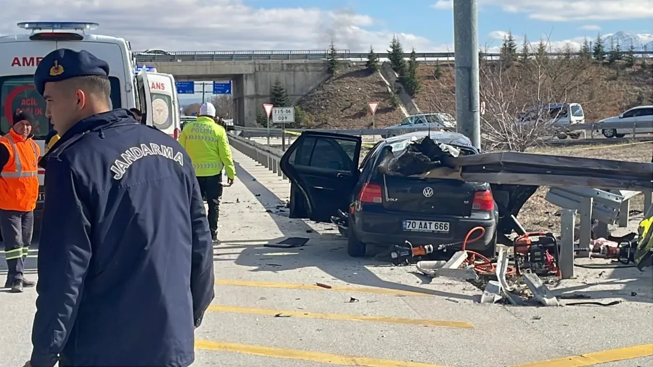 Feci kaza aileyi parçaladı: Anne ve baba öldü, 3 yaşındaki kızları yaralandı