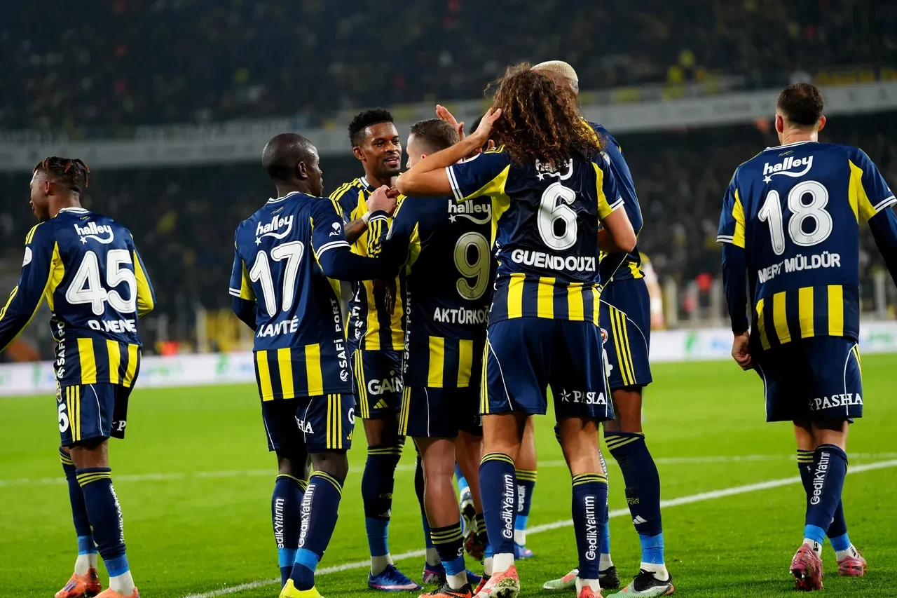 Fenerbahçe Avrupa sahnesinde! Rakip Nottingham Forest: İşte muhtemel 11'ler!