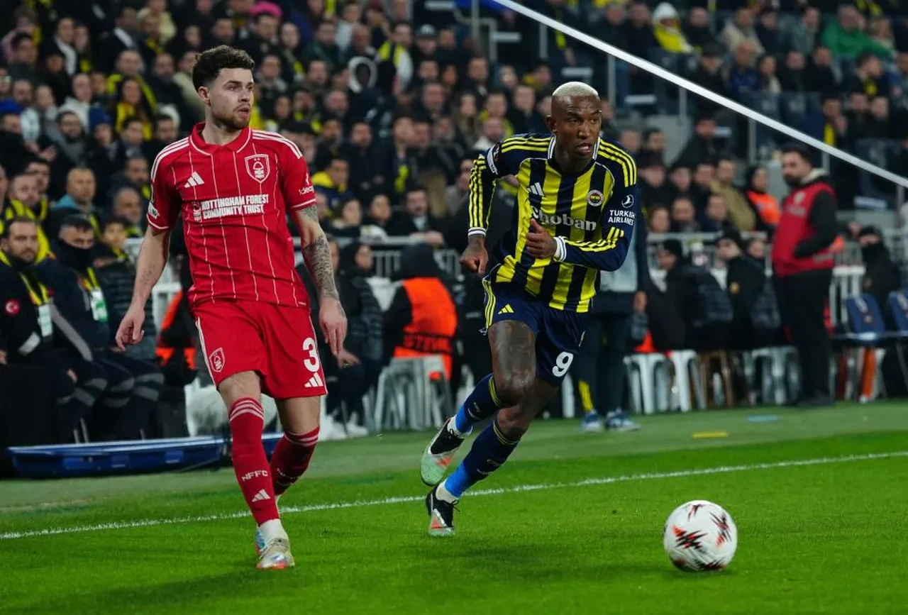 Fenerbahçe UEFA Avrupa Ligi son 16 play-off turu ilk maçında Nottingham Forest'e farklı yenildi