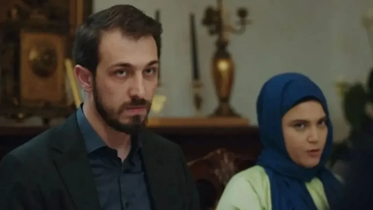 Feyza Civelek'in yeni partneri yakışıklı oyuncu oldu! Yorumlar peş peşe geldi