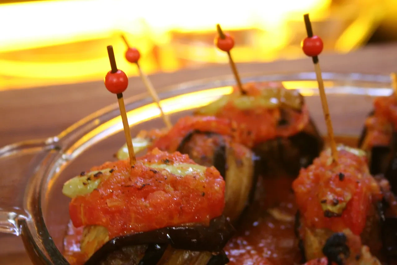 Gelinim Mutfakta'nın menüsü İslim kebabı nasıl yapılır? Fırında lokum gibi pişirmek için tam ölçülü tarif!