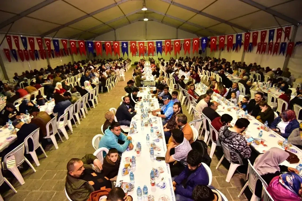 İstanbul iftar çadırı yerleri 2026! Üsküdar, Tuzla, Maltepe, Esenler, Eminönü, Şişli, Sultanahmet iftar çadırı nerede kurulacak?